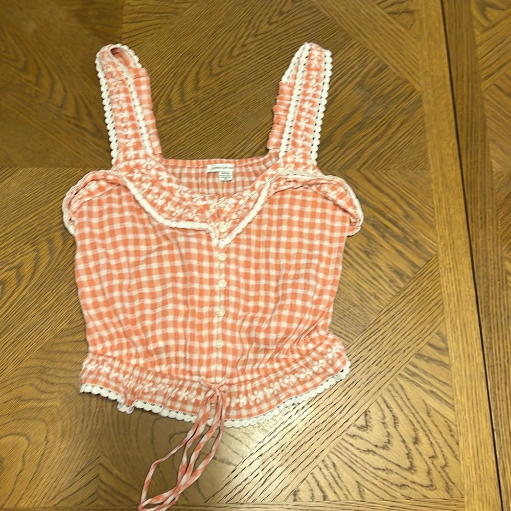 American Eagle size  small cropped shirt